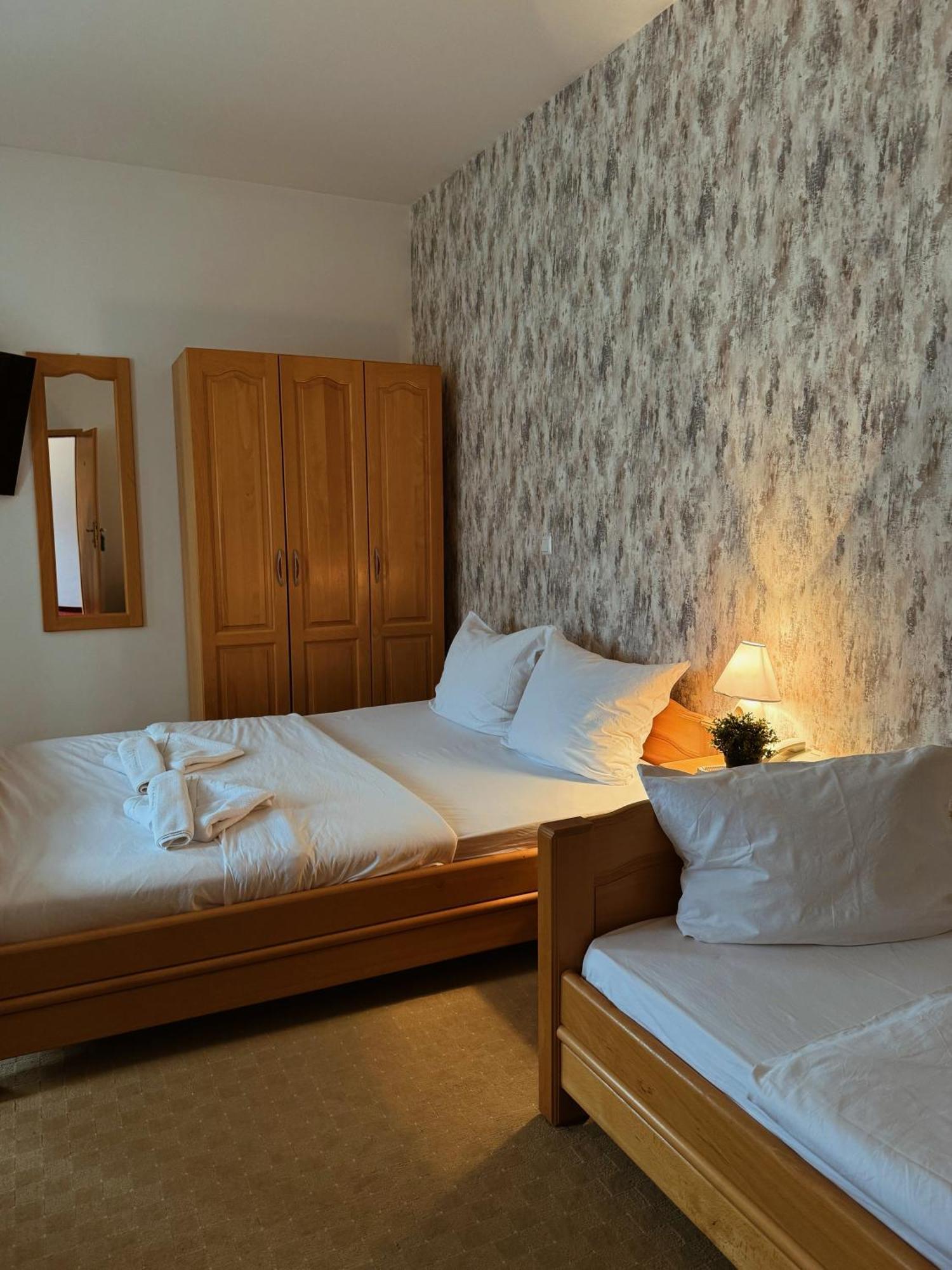 Hotel Kupres Купрес Екстериор снимка